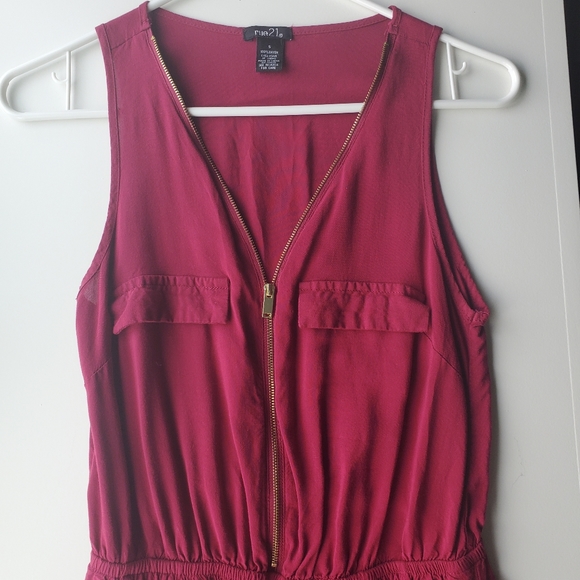burgendy red romper with gold zipper - Picture 3 of 3
